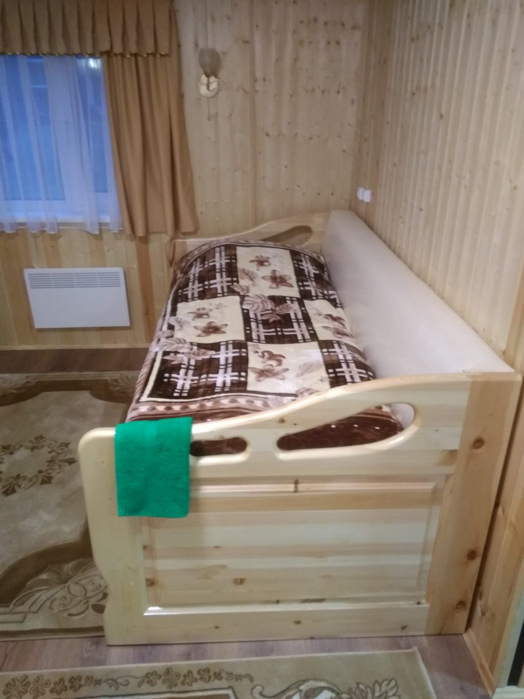 Детская кровать из массива