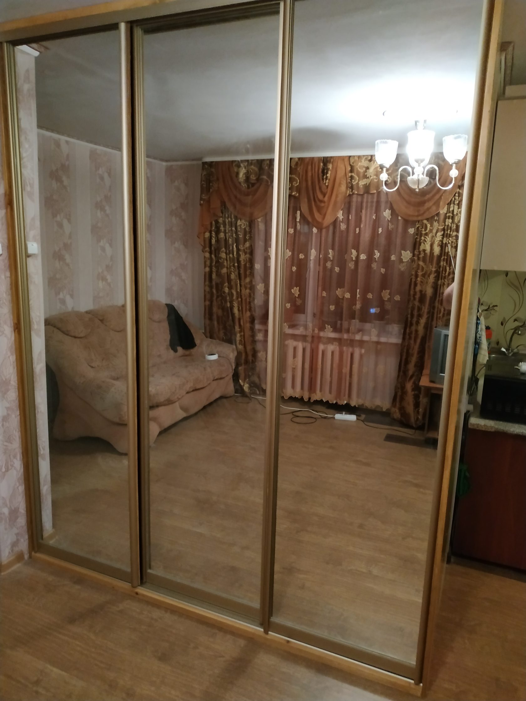 раздвижная дверь из массива сосны: шкаф-купе из массива сосны. Изготовление на заказ в Мурманской — Мурманская область, Столярка 51
